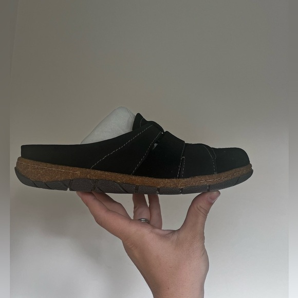 NIB Earth Ellery wide slip on suede sandal clog - Picture 5 of 12